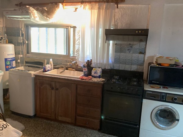 VENTA HERMOSO CHALET 3 DORMITORIOS, CARHUE 700 -TEMPERLEY-  SE ACEPTA VEHICULO O PH O DPTO MENOR VALOR A CUENTA