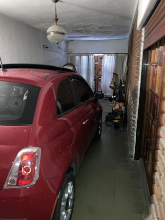 VENTA HERMOSO CHALET 3 DORMITORIOS, CARHUE 700 -TEMPERLEY-  SE ACEPTA VEHICULO O PH O DPTO MENOR VALOR A CUENTA