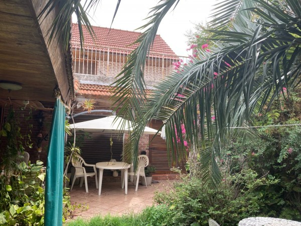 VENTA HERMOSO CHALET 3 DORMITORIOS, CARHUE 700 -TEMPERLEY-  SE ACEPTA VEHICULO O PH O DPTO MENOR VALOR A CUENTA