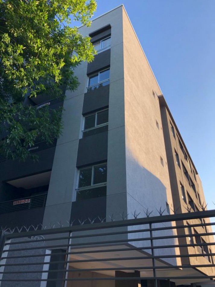 VENTA HERMOSO DEPTO 2 AMBIENTES C/COCHERA Y BALCON, LAS HERAS 659 -MONTE GRANDE-