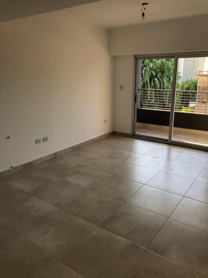 VENTA HERMOSO DEPTO 2 AMBIENTES C/COCHERA Y BALCON, LAS HERAS 659 -MONTE GRANDE-