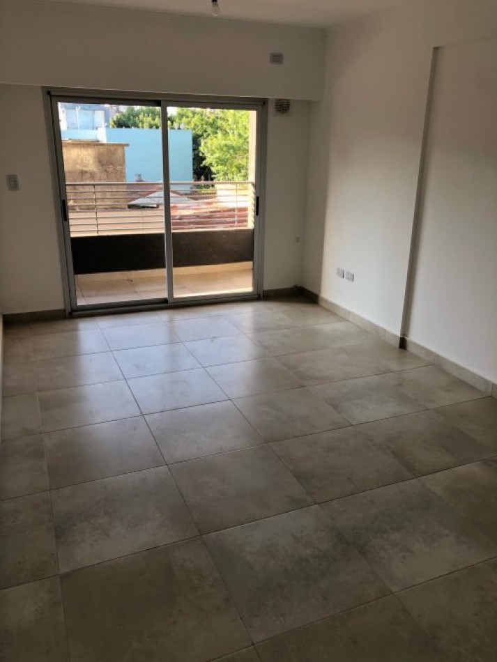 VENTA HERMOSO DEPTO 2 AMBIENTES C/COCHERA Y BALCON, LAS HERAS 659 -MONTE GRANDE-