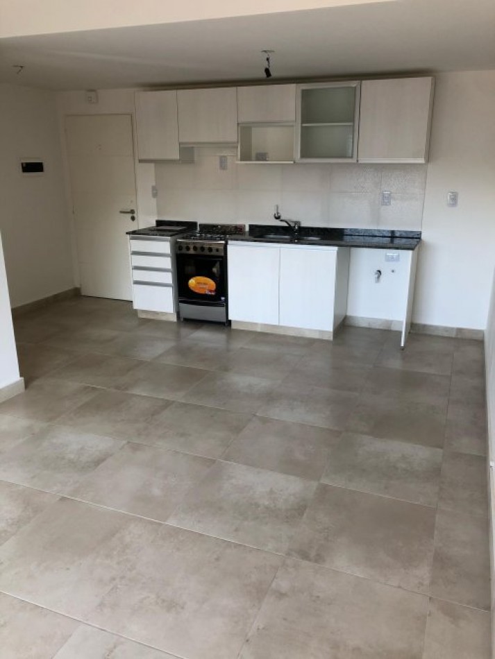 VENTA HERMOSO DEPTO 2 AMBIENTES C/COCHERA Y BALCON, LAS HERAS 659 -MONTE GRANDE-