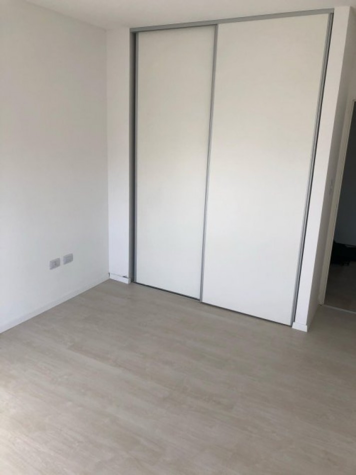 VENTA HERMOSO DEPTO 2 AMBIENTES C/COCHERA Y BALCON, LAS HERAS 659 -MONTE GRANDE-