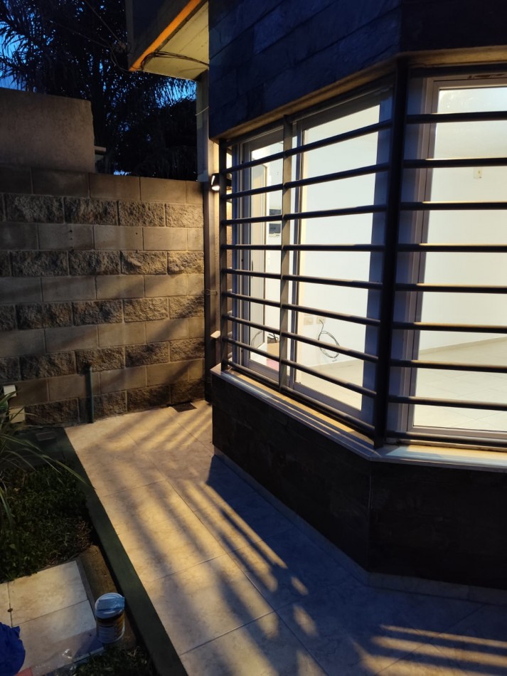 VENTA PH AL FRENTE APTA CREDITO 2 DORMITORIOS, PATIO Y GARAGE, MALVINAS ARGENTINAS 1464 -TEMPERLEY-