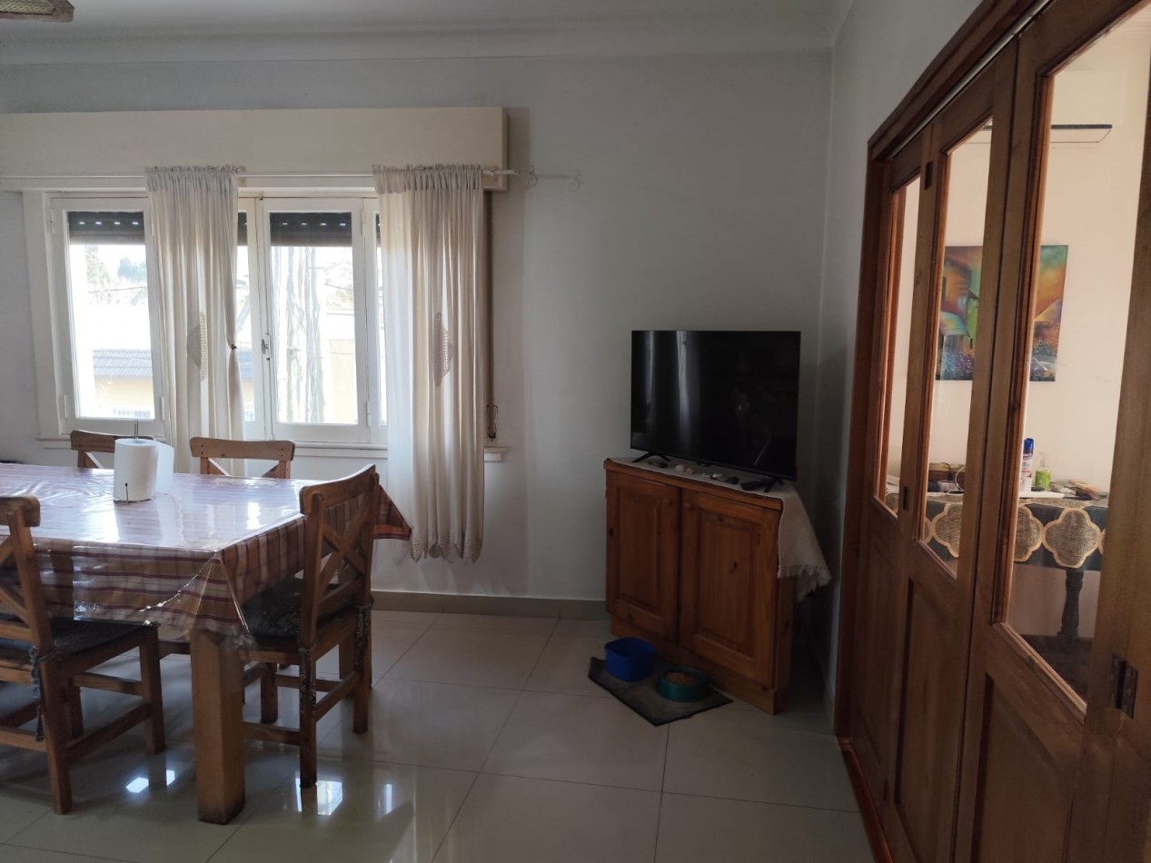 VENTA ESPECTACULAR PROPIEDAD MULTIFAMILIAR -HERMOSA CASA EN PLANTA ALTA Y DOS DEPARTAMENTOS EN PLANTA BAJA, PARQUE Y GARAJE IDEAL PARA VIVIENDA Y RENTA, MAHATMA GANDHI 1203 -TEMPERLEY-