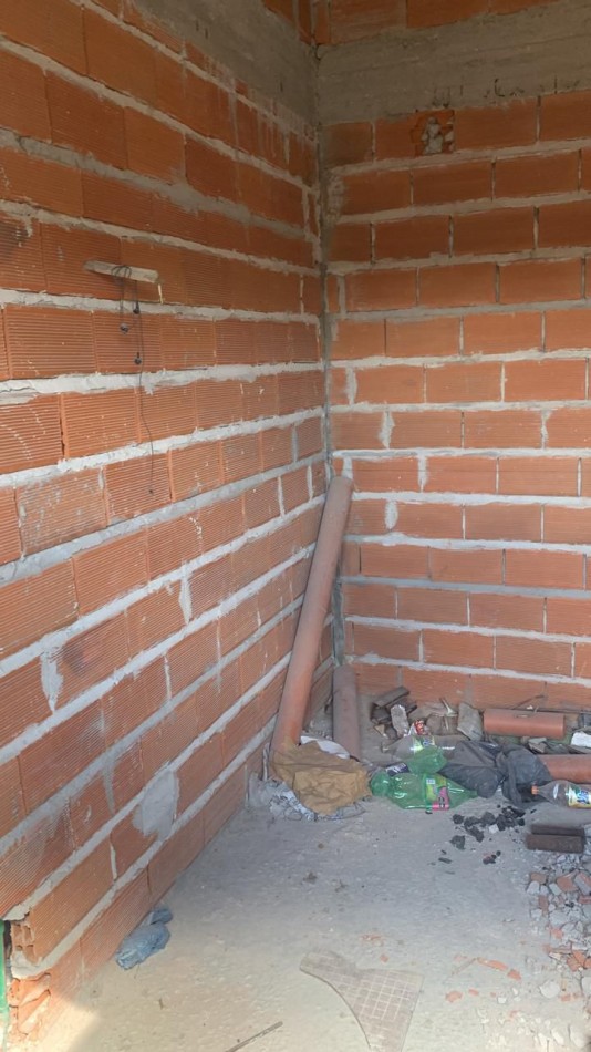 VENTA HERMOSO PH AL FRENTE CON 2 DORMITORIOS Y COCHERA COMPARTIDA CON LA OTRA UNIDAD FUNCIONAL, EL CHINGOLO 1500 -SAN JOSE- 