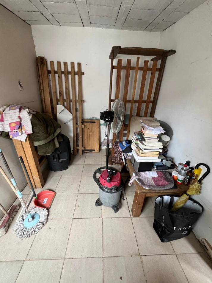 VENTA CASA 2 DORMITORIOS Y QUINCHO A UNA CUADRA DE AVENIDA VALETTE, BURLANDO 1500 -LUIS GUILLON-