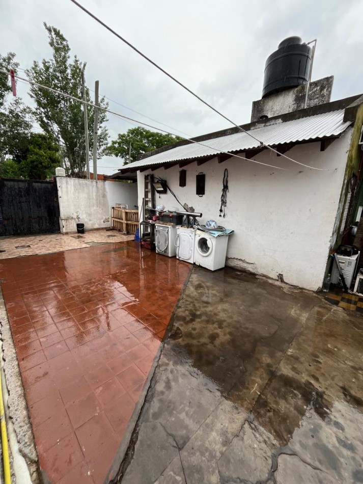 VENTA CASA 2 DORMITORIOS Y QUINCHO A UNA CUADRA DE AVENIDA VALETTE, BURLANDO 1500 -LUIS GUILLON-