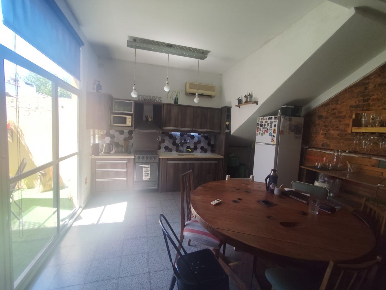 ALQUILER PH INTERNO EN PLANTA BAJA LISTO PARA MUDARSE, 2 AMBIENTES Y PATIO, GANDHI 252 -TEMPERLEY-