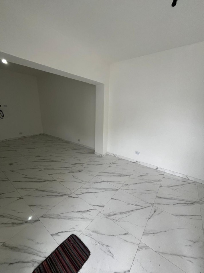 VENTA HERMOSO PH TIPO CASA AL FRENTE, 2 DORMITORIOS Y PATIO, EXCELENTE UBICACION, GUEMES 662 -TEMPERLEY-