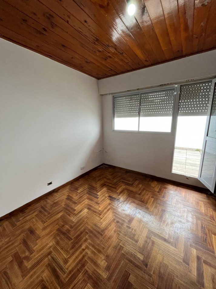 VENTA HERMOSO PH TIPO CASA AL FRENTE, 2 DORMITORIOS Y PATIO, EXCELENTE UBICACION, GUEMES 662 -TEMPERLEY-