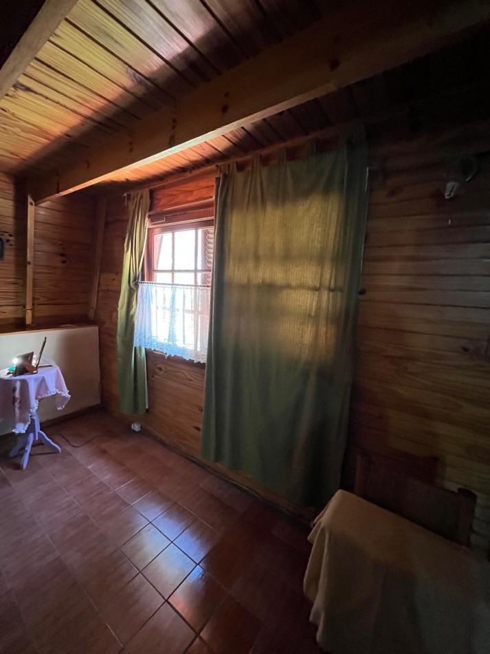 VENTA CASA ALPINA EN EXCELENTE ESTADO, 2 DORMITORIOS, DEPARTAMENTO O QUINCHO Y GALERIA, LA GOLONDRINA 2000 -TEMPERLEY-