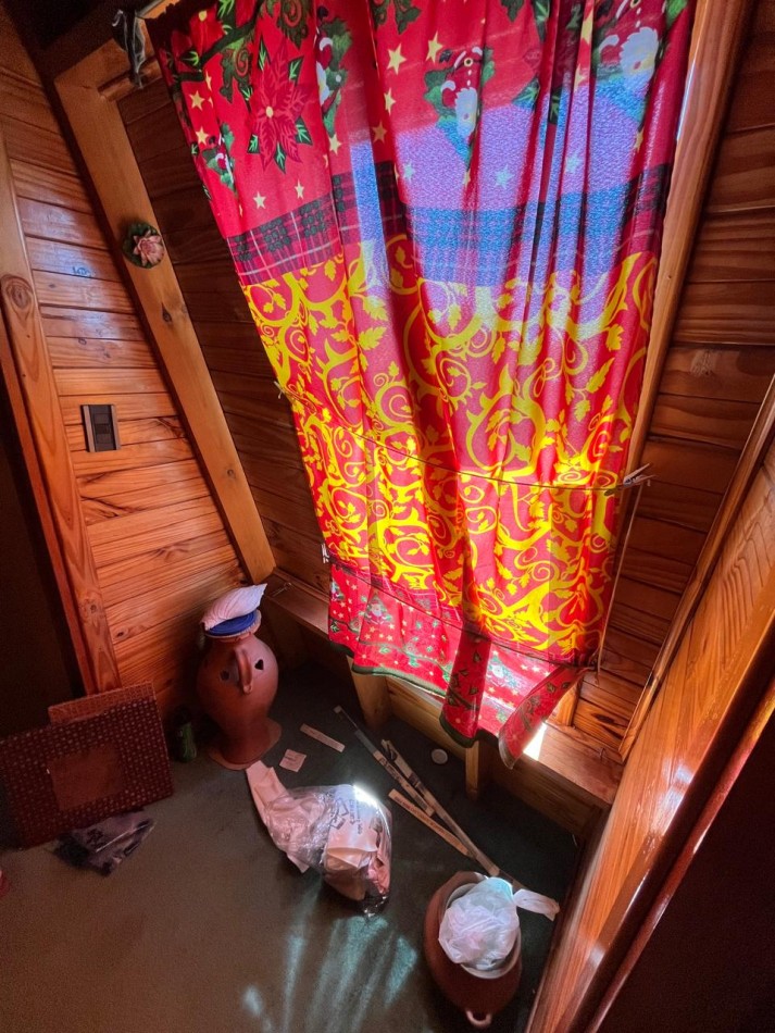 VENTA CASA ALPINA EN EXCELENTE ESTADO, 2 DORMITORIOS, DEPARTAMENTO O QUINCHO Y GALERIA, LA GOLONDRINA 2000 -TEMPERLEY-