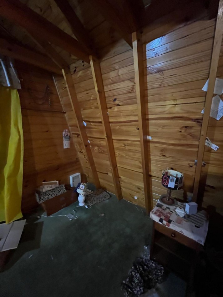 VENTA CASA ALPINA EN EXCELENTE ESTADO, 2 DORMITORIOS, DEPARTAMENTO O QUINCHO Y GALERIA, LA GOLONDRINA 2000 -TEMPERLEY-