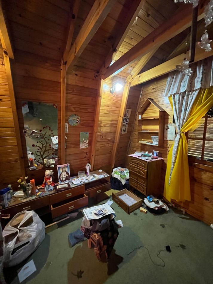 VENTA CASA ALPINA EN EXCELENTE ESTADO, 2 DORMITORIOS, DEPARTAMENTO O QUINCHO Y GALERIA, LA GOLONDRINA 2000 -TEMPERLEY-