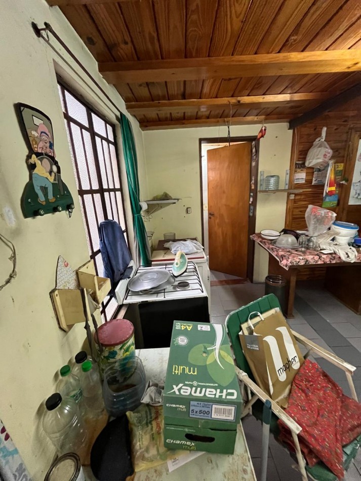 VENTA CASA ALPINA EN EXCELENTE ESTADO, 2 DORMITORIOS, DEPARTAMENTO O QUINCHO Y GALERIA, LA GOLONDRINA 2000 -TEMPERLEY-