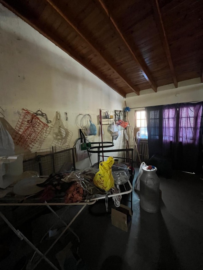 VENTA CASA ALPINA EN EXCELENTE ESTADO, 2 DORMITORIOS, DEPARTAMENTO O QUINCHO Y GALERIA, LA GOLONDRINA 2000 -TEMPERLEY-