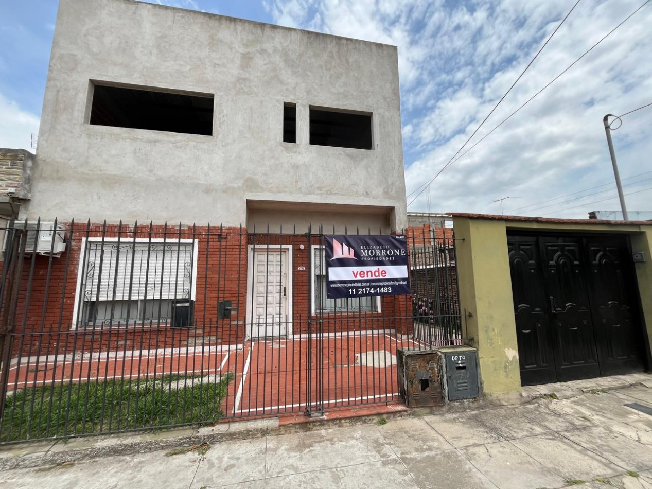 VENTA HERMOSO PH AL FRENTE CON 2 DORMITORIOS Y COCHERA COMPARTIDA CON LA OTRA UNIDAD FUNCIONAL, EL CHINGOLO 1500 -SAN JOSE- 