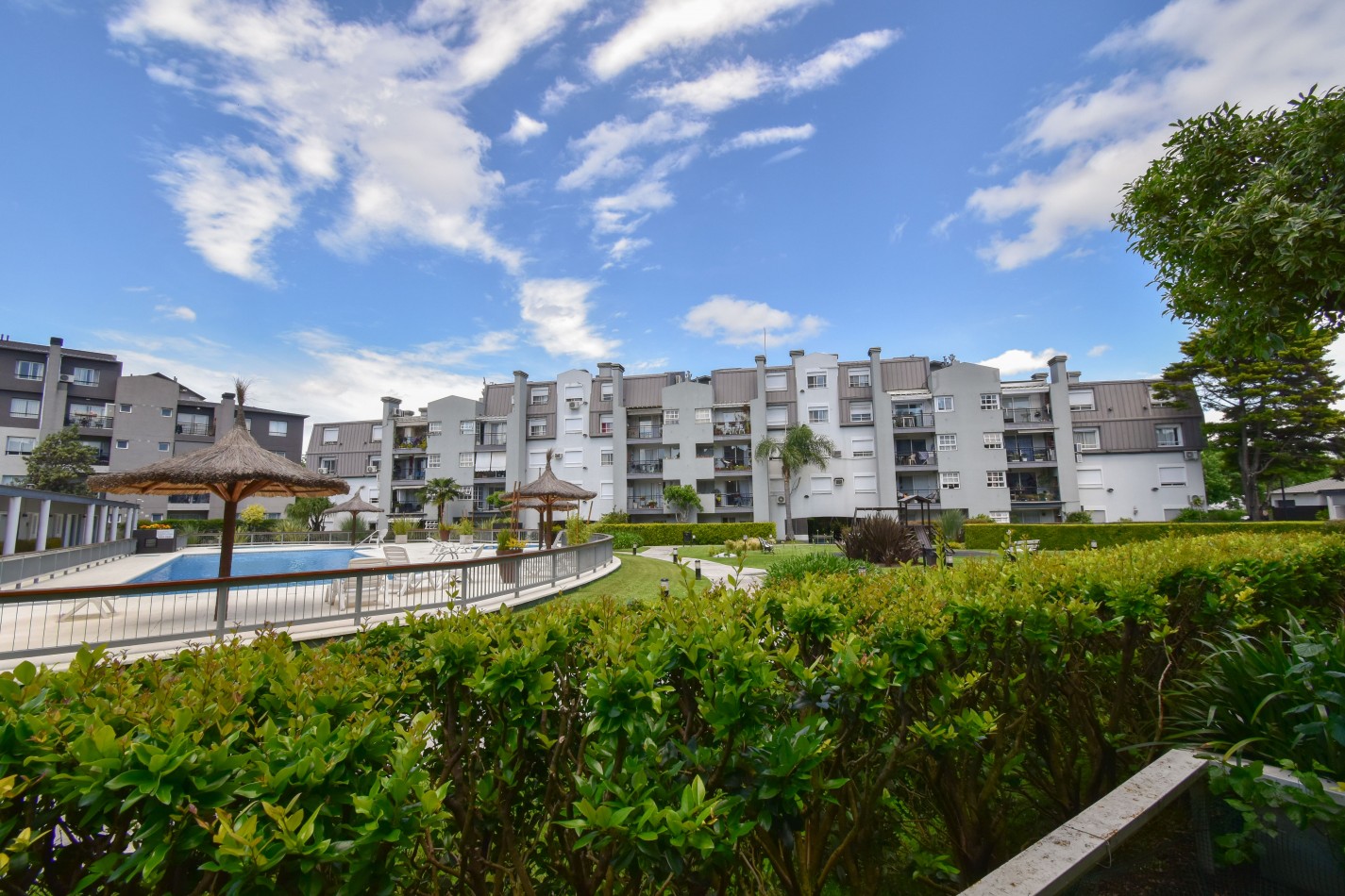 VENTA HERMOSO DEPARTAMENTO APTO CREDITO 3 AMBIENTES CON COCHERA COMPLEJO OLIDEN, OLIDEN 1180 -LOMAS DE ZAMORA-