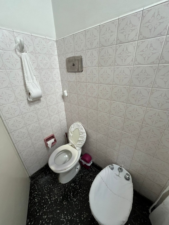-NUEVO PRECIO- VENTA HERMOSA CASA APTA CREDITO, ESTADO IMPECABLE, GRAN LOTE, 3 DORMITORIOS, ALLEMANDRI 1500 -TEMPERLEY-