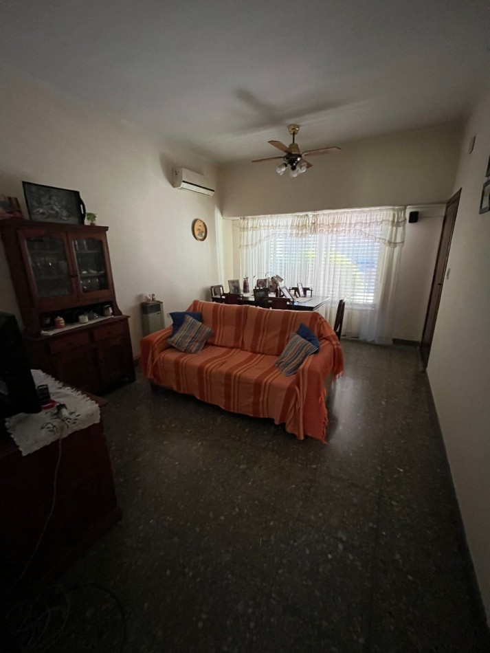 -NUEVO PRECIO- VENTA HERMOSA CASA APTA CREDITO, ESTADO IMPECABLE, GRAN LOTE, 3 DORMITORIOS, ALLEMANDRI 1500 -TEMPERLEY-