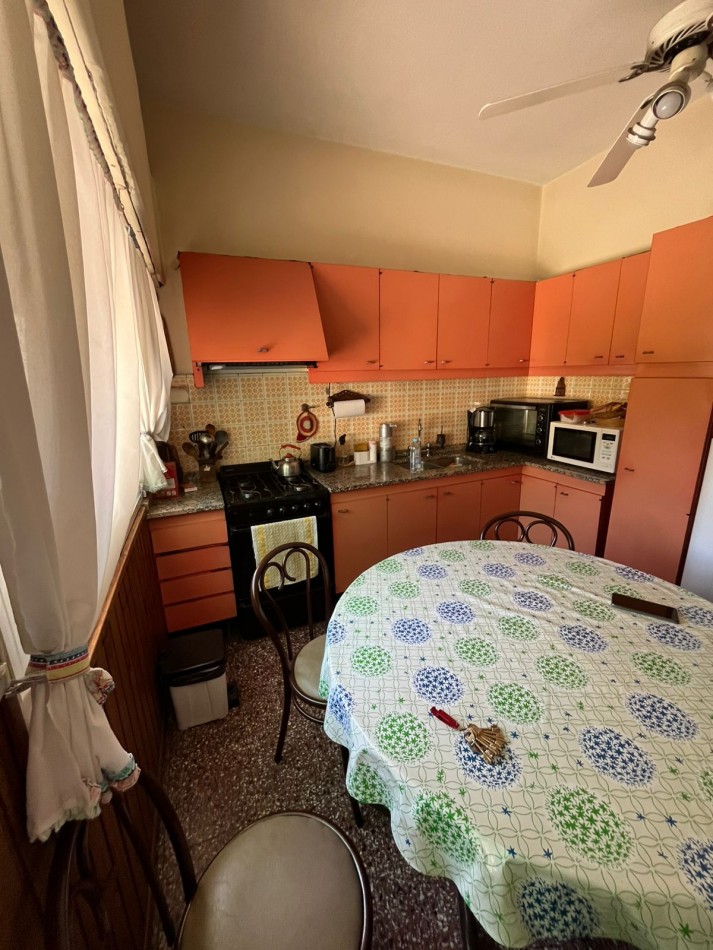 -NUEVO PRECIO- VENTA HERMOSA CASA APTA CREDITO, ESTADO IMPECABLE, GRAN LOTE, 3 DORMITORIOS, ALLEMANDRI 1500 -TEMPERLEY-