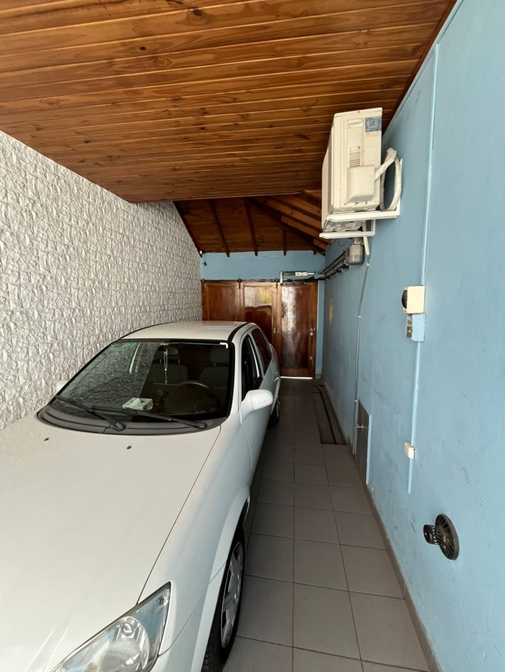 -NUEVO PRECIO- VENTA HERMOSA CASA APTA CREDITO, ESTADO IMPECABLE, GRAN LOTE, 3 DORMITORIOS, ALLEMANDRI 1500 -TEMPERLEY-