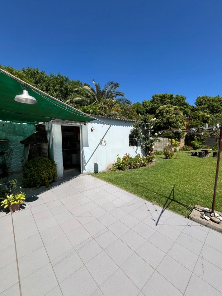 -NUEVO PRECIO- VENTA HERMOSA CASA APTA CREDITO, ESTADO IMPECABLE, GRAN LOTE, 3 DORMITORIOS, ALLEMANDRI 1500 -TEMPERLEY-