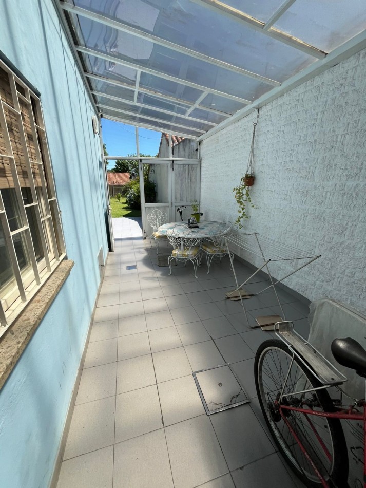 -NUEVO PRECIO- VENTA HERMOSA CASA APTA CREDITO, ESTADO IMPECABLE, GRAN LOTE, 3 DORMITORIOS, ALLEMANDRI 1500 -TEMPERLEY-