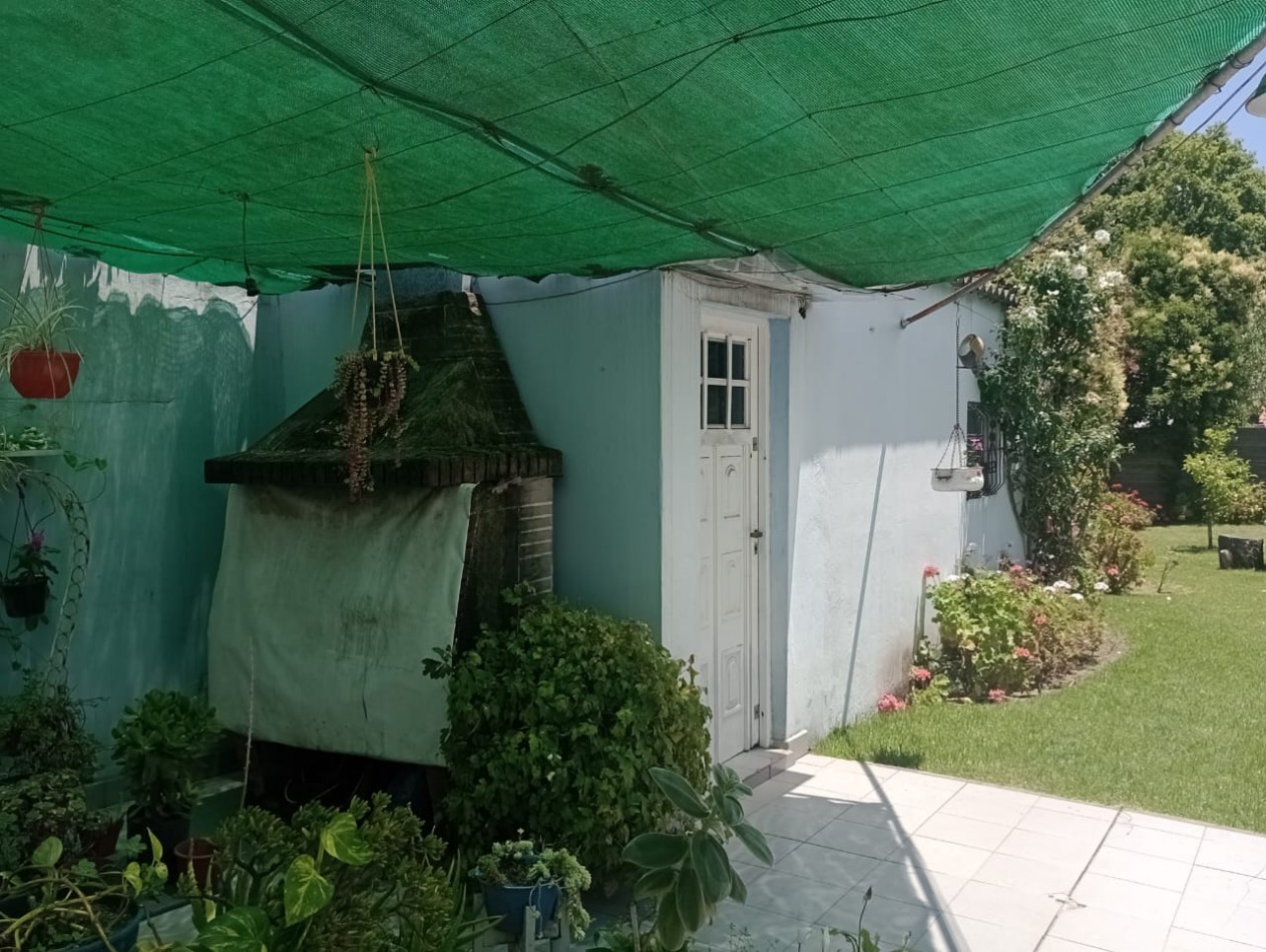 -NUEVO PRECIO- VENTA HERMOSA CASA APTA CREDITO, ESTADO IMPECABLE, GRAN LOTE, 3 DORMITORIOS, ALLEMANDRI 1500 -TEMPERLEY-
