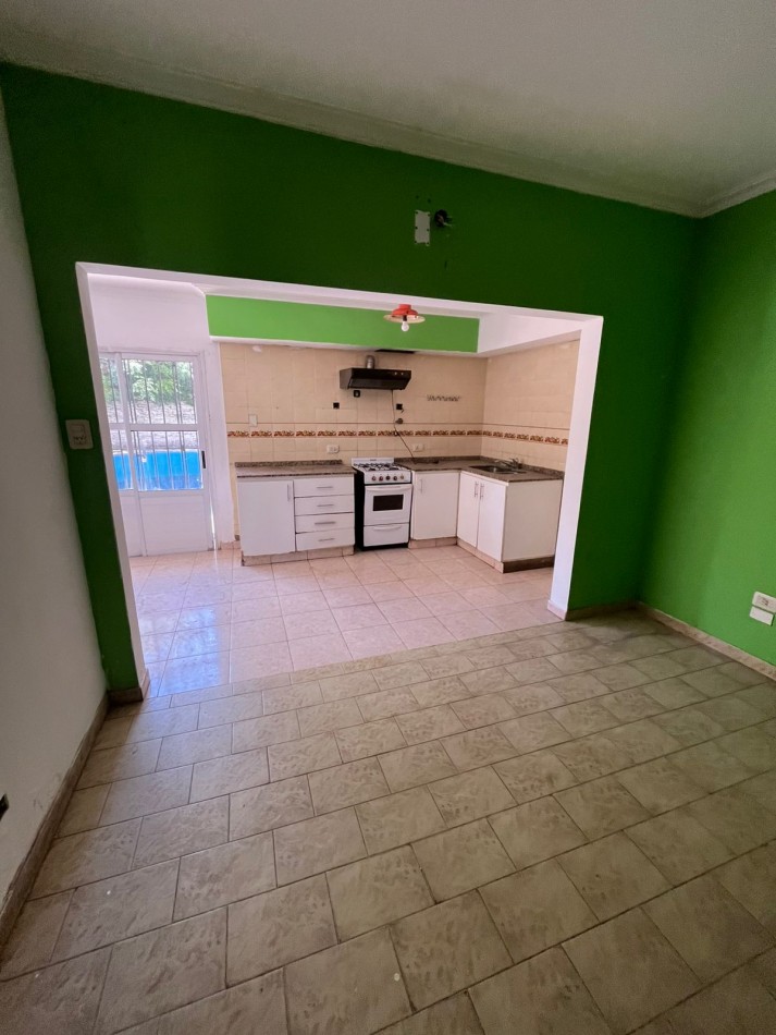 ALQUILER CASA 3 DORMITORIOS, PISCINA, PARRILLA, PATIO, EXCELENTE UBICACION, QUINTANA 700 -ADROGUE-