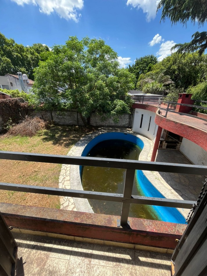 ALQUILER CASA 3 DORMITORIOS, PISCINA, PARRILLA, PATIO, EXCELENTE UBICACION, QUINTANA 700 -ADROGUE-