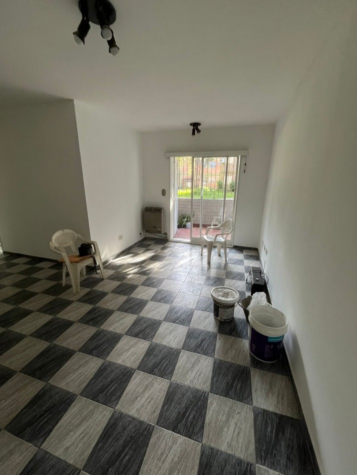 VENTA DEPARTAMENTO CONTRAFRENTE 3 AMBIENTES, RECIENTEMENTE PINTADO, EXPENSAS BAJAS, R. SANTAMARINA 949 -EL JAGUEL- 