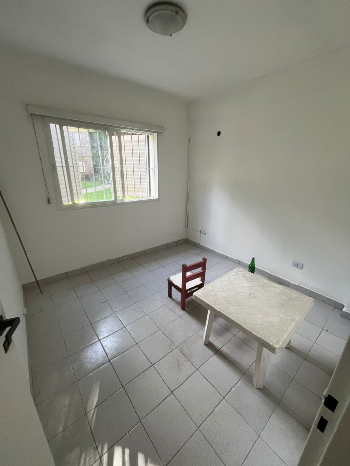 VENTA DEPARTAMENTO CONTRAFRENTE 3 AMBIENTES, RECIENTEMENTE PINTADO, EXPENSAS BAJAS, R. SANTAMARINA 949 -EL JAGUEL- 
