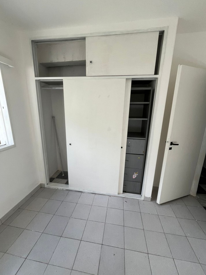 VENTA DEPARTAMENTO CONTRAFRENTE 3 AMBIENTES, RECIENTEMENTE PINTADO, EXPENSAS BAJAS, R. SANTAMARINA 949 -EL JAGUEL- 