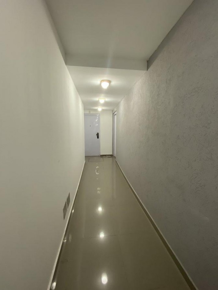 VENTA DUPLEX INTERNO 3 AMBIENTES CON PATIO, DISTRIBUIDO EN 2 PLANTAS, RUBEN DARIO 500 -TEMPERLEY-