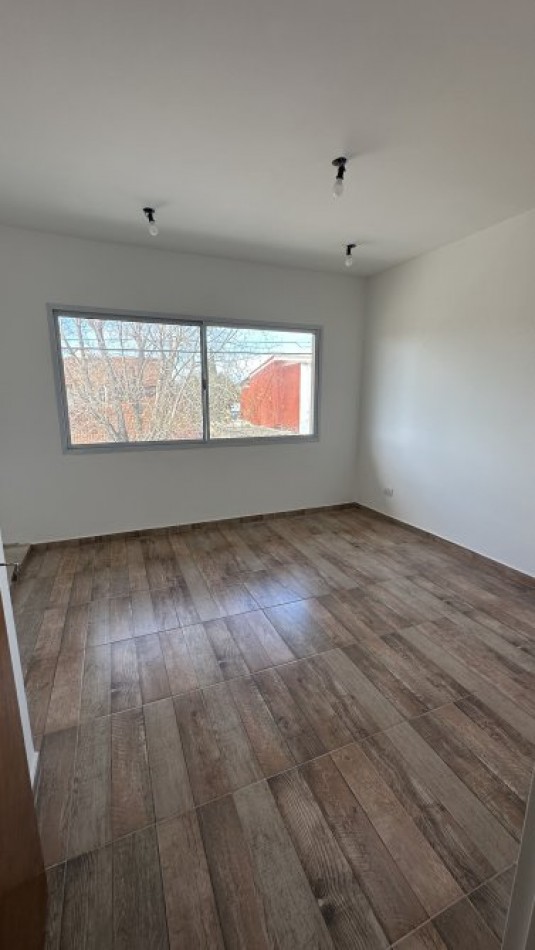 VENTA DUPLEX A ESTRENAR 3 AMBIENTES, CON PATIO, CORREA 1830 -BANFIELD-