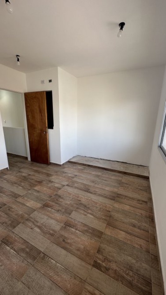 VENTA DUPLEX A ESTRENAR 3 AMBIENTES, CON PATIO, CORREA 1830 -BANFIELD-
