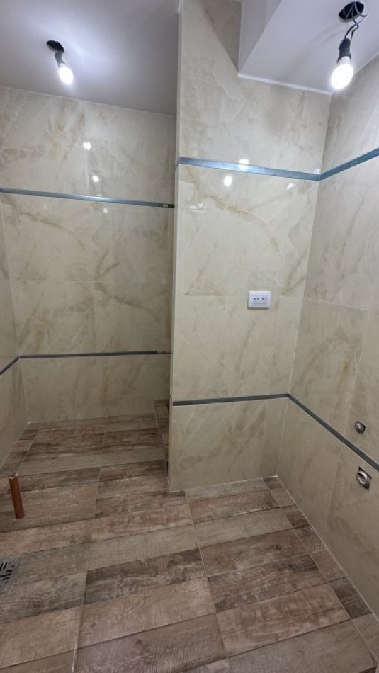 VENTA DUPLEX A ESTRENAR 3 AMBIENTES, CON PATIO, CORREA 1830 -BANFIELD-