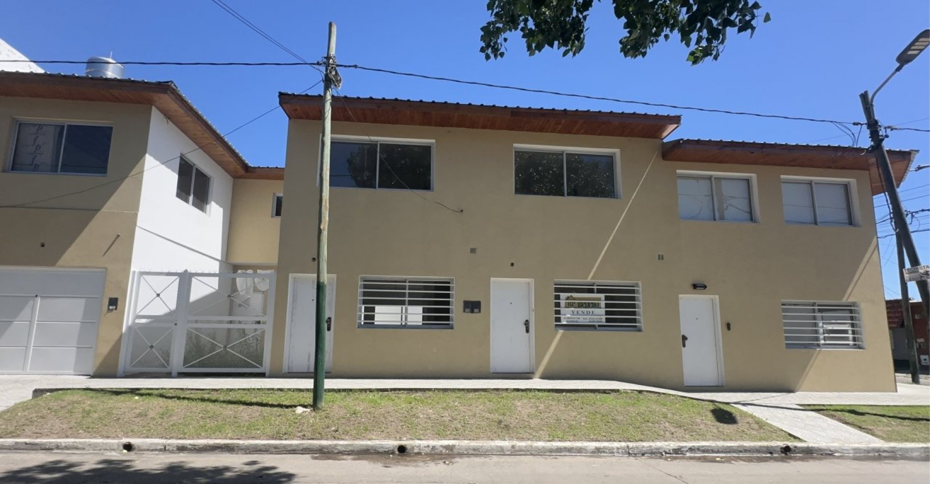 VENTA DUPLEX A ESTRENAR 3 AMBIENTES, CON PATIO, CORREA 1830 -BANFIELD-
