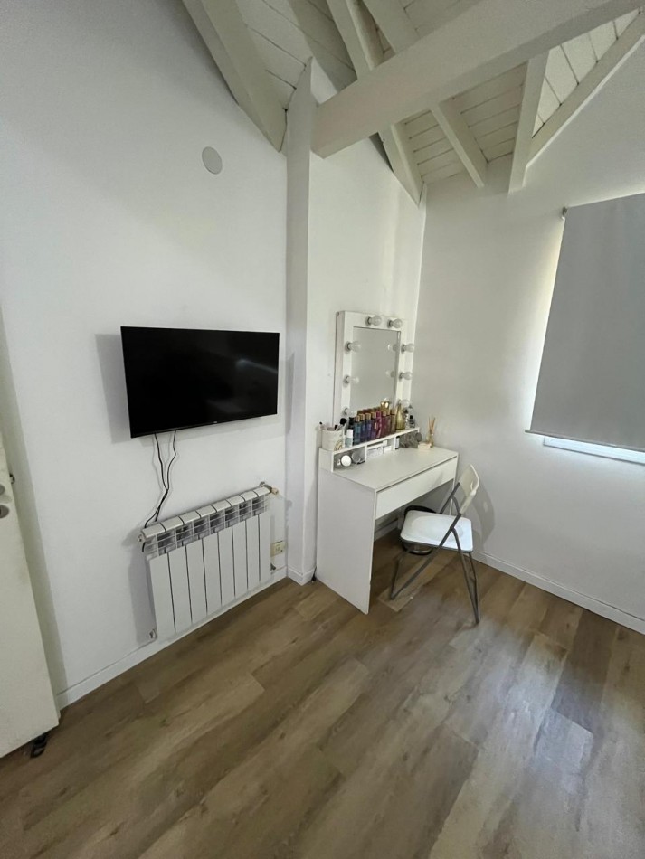 VENTA HERMOSA CASA DE 2 PLANTAS, 3 DORMITORIOS, JARDIN Y PILETA, AVELLANEDA 450 -MONTE GRANDE-