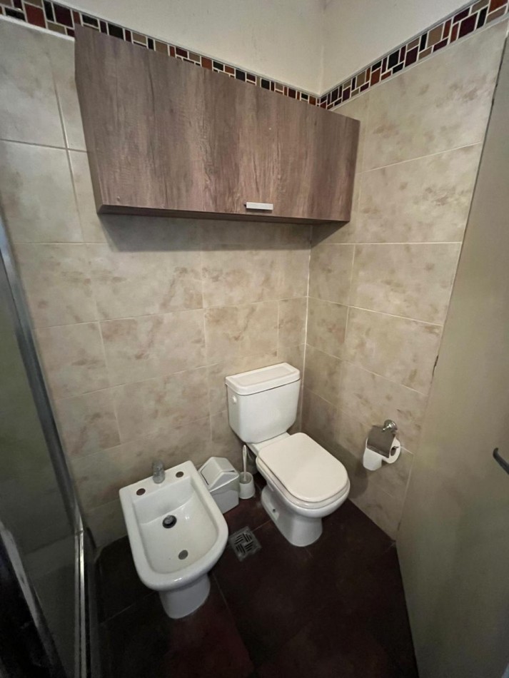 VENTA HERMOSA CASA DE 2 PLANTAS, 3 DORMITORIOS, JARDIN Y PILETA, AVELLANEDA 450 -MONTE GRANDE-