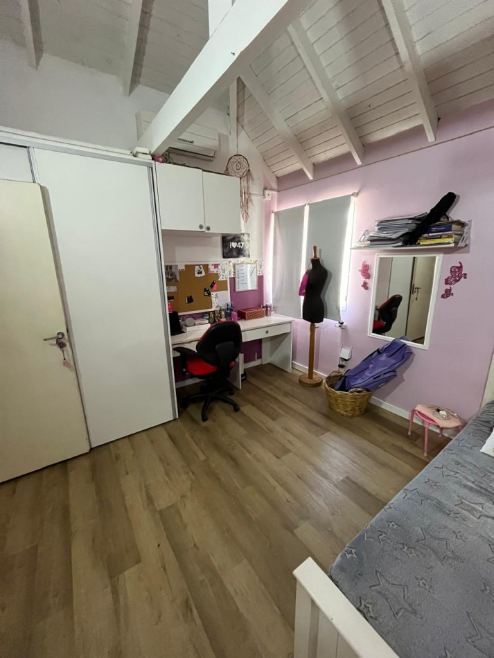 VENTA HERMOSA CASA DE 2 PLANTAS, 3 DORMITORIOS, JARDIN Y PILETA, AVELLANEDA 450 -MONTE GRANDE-