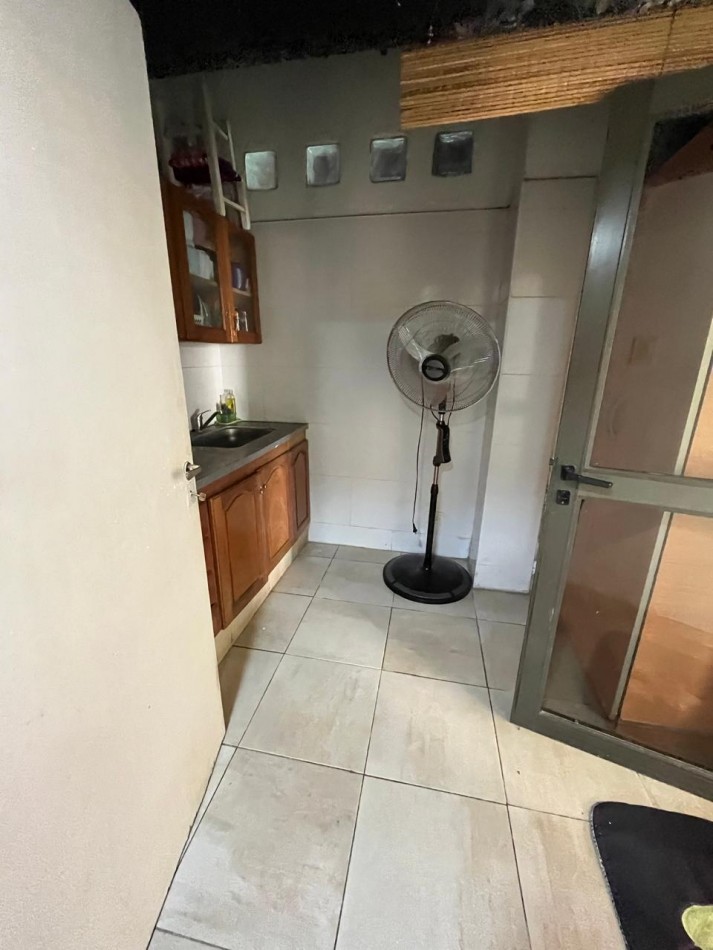 VENTA HERMOSA CASA DE 2 PLANTAS, 3 DORMITORIOS, JARDIN Y PILETA, AVELLANEDA 450 -MONTE GRANDE-