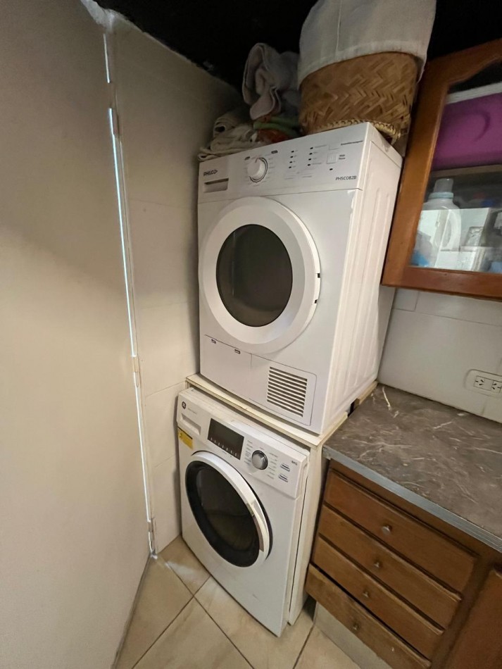 VENTA HERMOSA CASA DE 2 PLANTAS, 3 DORMITORIOS, JARDIN Y PILETA, AVELLANEDA 450 -MONTE GRANDE-