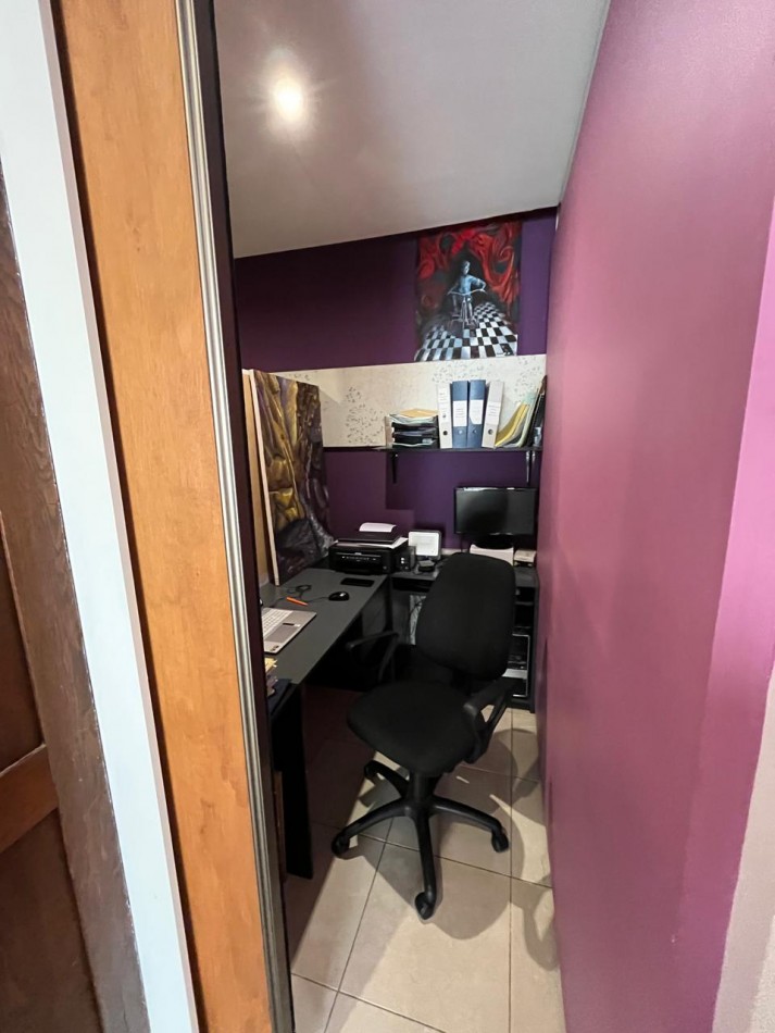 VENTA HERMOSA CASA DE 2 PLANTAS, 3 DORMITORIOS, JARDIN Y PILETA, AVELLANEDA 450 -MONTE GRANDE-