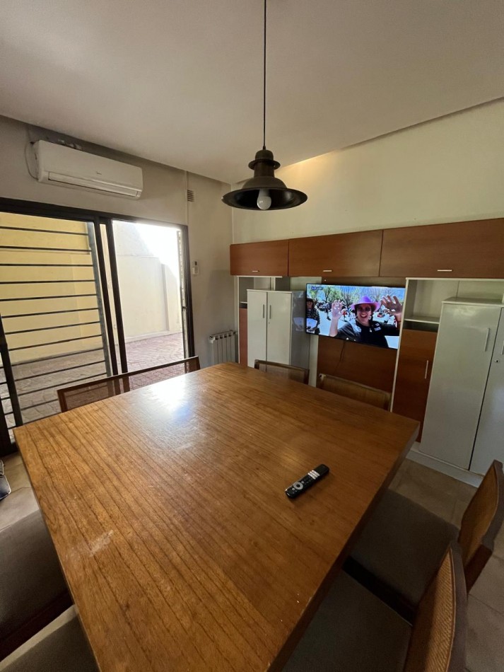 VENTA HERMOSA CASA DE 2 PLANTAS, 3 DORMITORIOS, JARDIN Y PILETA, AVELLANEDA 450 -MONTE GRANDE-