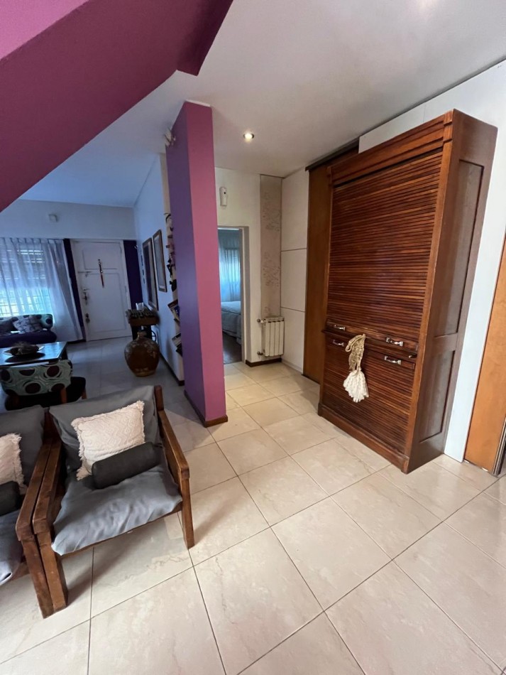 VENTA HERMOSA CASA DE 2 PLANTAS, 3 DORMITORIOS, JARDIN Y PILETA, AVELLANEDA 450 -MONTE GRANDE-