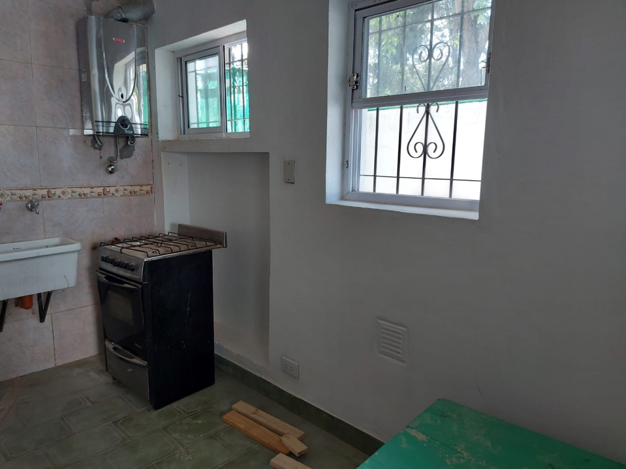 ALQUILER CASA 2 DORMITORIOS, A UNA CUADRA DE AV EVA PERON AL 1200, RIVADAVIA 1200 -TEMPERLEY-